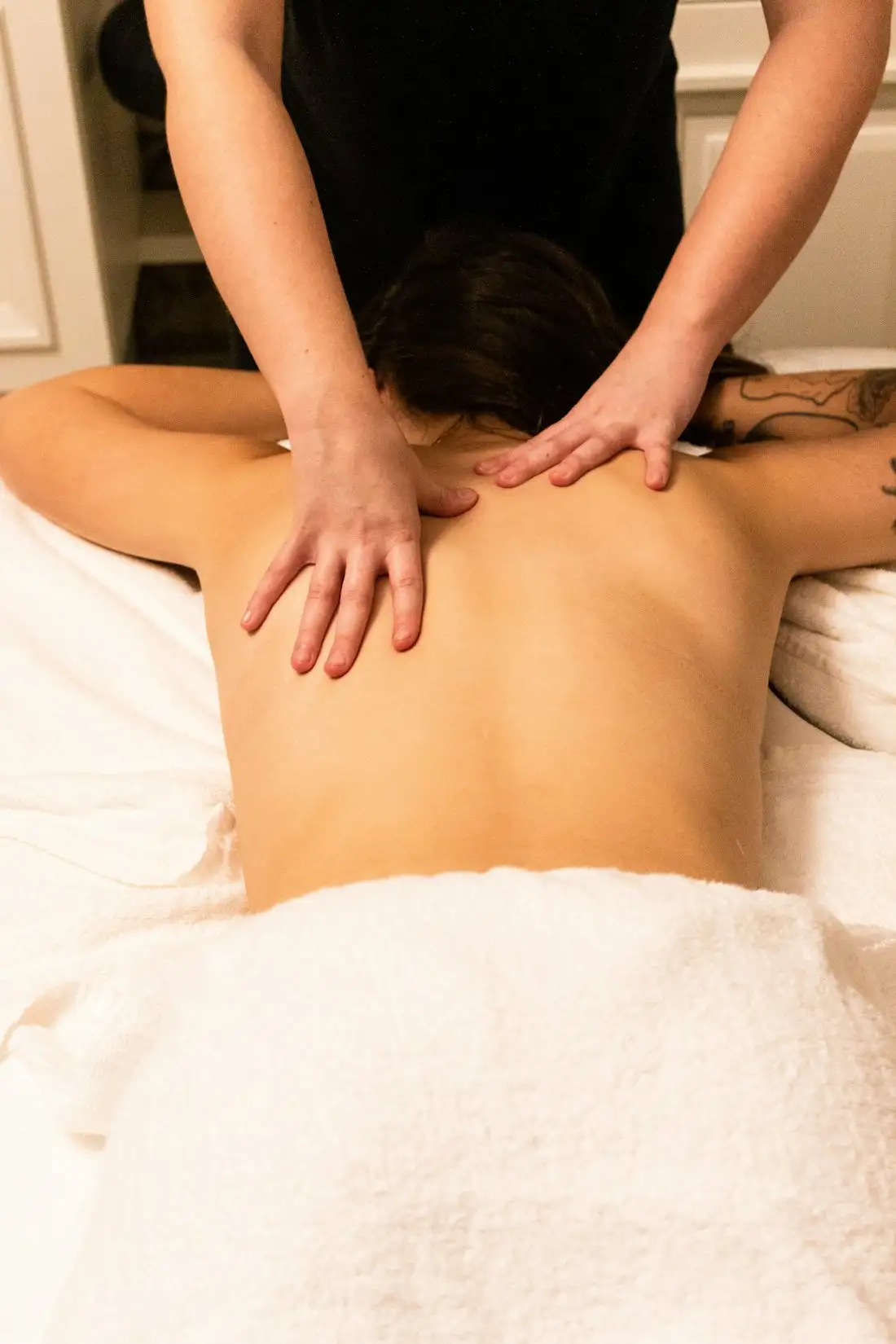 Massage thérapeutique chez Irena SPA